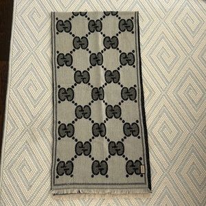 Gucci Gray and Black Scarf